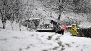 Start la zăpadă! Pe Valea Prahovei, peste 30 de tunuri de zăpadă pregătesc pârtiile pentru iubitorii sporturilor de iarnă