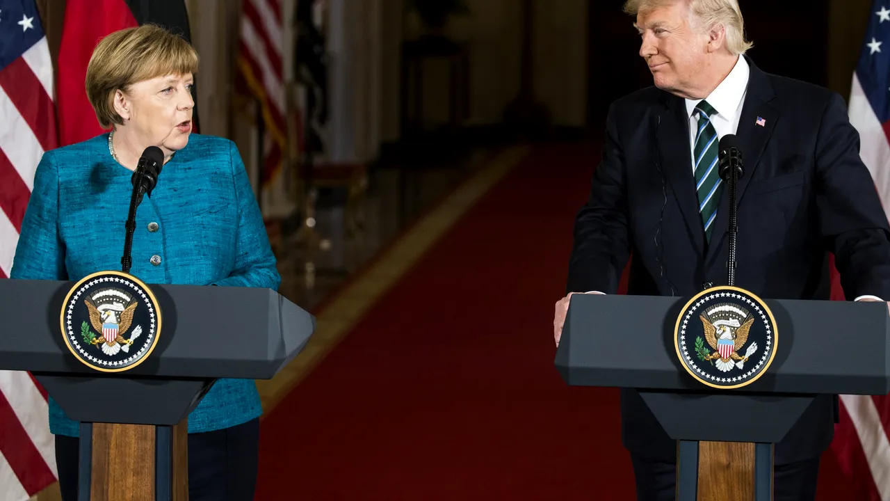 Merkel aminteşte de „fascinaţia lui Trump pentru puterea absolută” a unor oameni ca Putin şi Kim