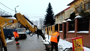 Intervenții ample de reparații locale în Sectorul 5: Echipele Infrastructură 5 acționează pe mai multe artere și zone rezidențiale (P)