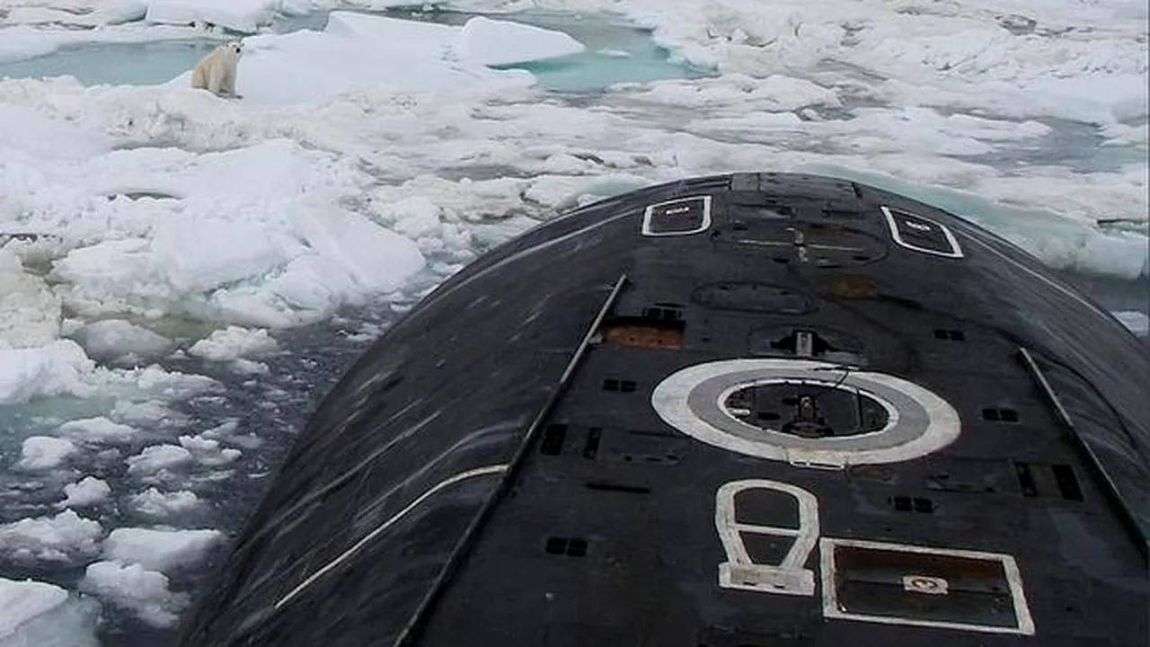 Financial Times: Rusia menţine secretul asupra incidentului soldat cu 14 morţi la bordul unui submarin, generând speculaţii privind o posibilă misiune clasificată