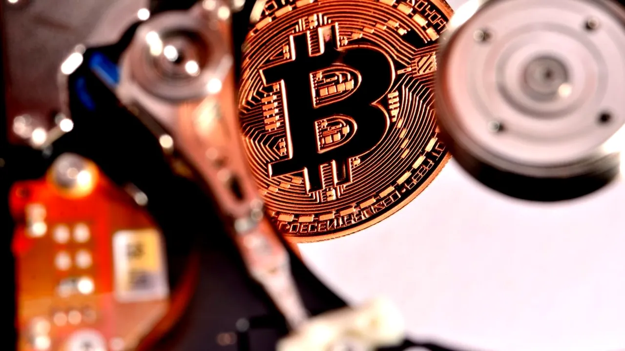 Un britanic oferă 59 de milioane de euro autorităţilor ca să îşi caute averea Bitcoin