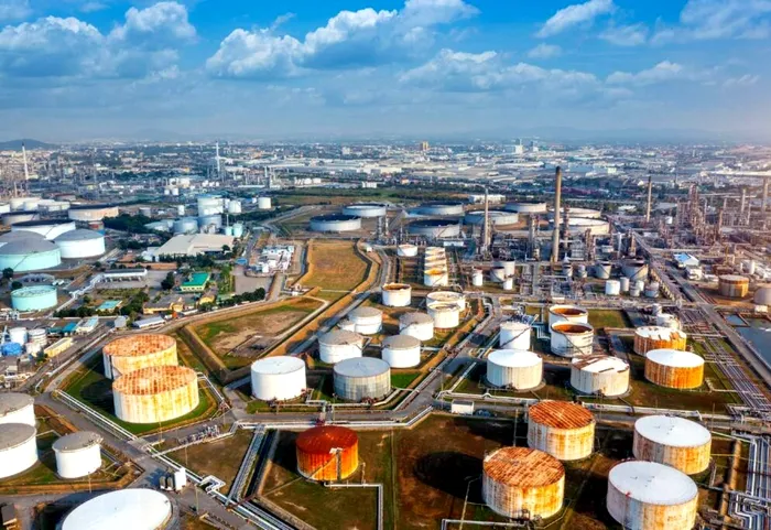 ECONOMIC După doi ani de restricții, OPEC+ crește din nou producția de petrol. Ce înseamnă decizia pentru piața mondială?
