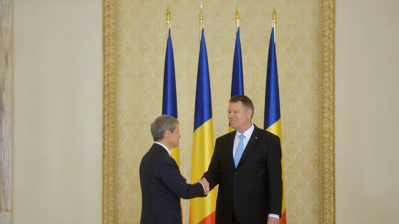 Membrii Guvernului Cioloş şi-au preluat mandatul în prezenţa lui Iohannis după ce au depus jurământul la Palatul Cotroceni. Iohannis: Nu voi încerca să spun niciodată Guvernului ce să facă sau să-i impun cum să facă - FOTO