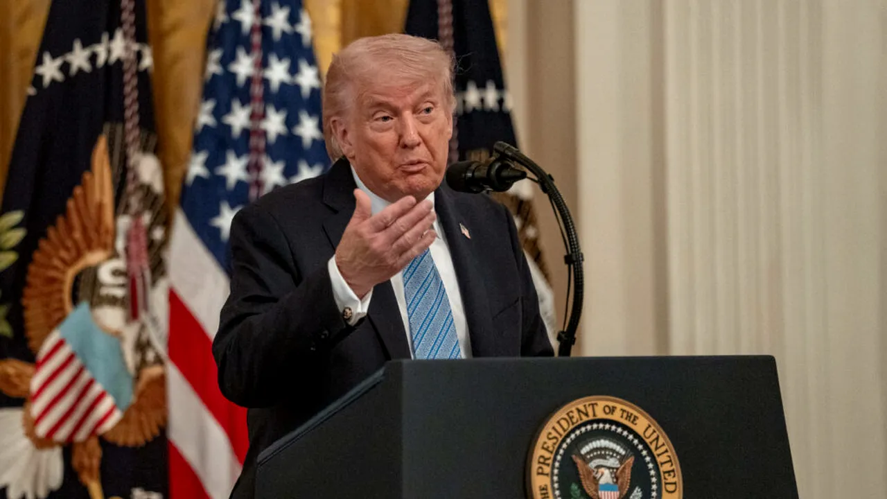 Trump suspendă planul de a ghida nave prin Strâmtoarea Ormuz, invocând progrese în negocierile cu Iranul