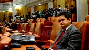 Paleologu şi-a retras candidatura de la funcţia de prim-vicepreşedinte al  PDL 