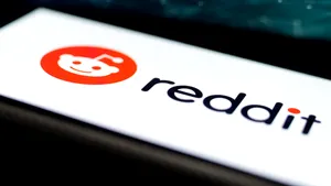 Reddit dă în judecată Perplexity pentru extragerea de date în scopul antrenării inteligenței artificiale