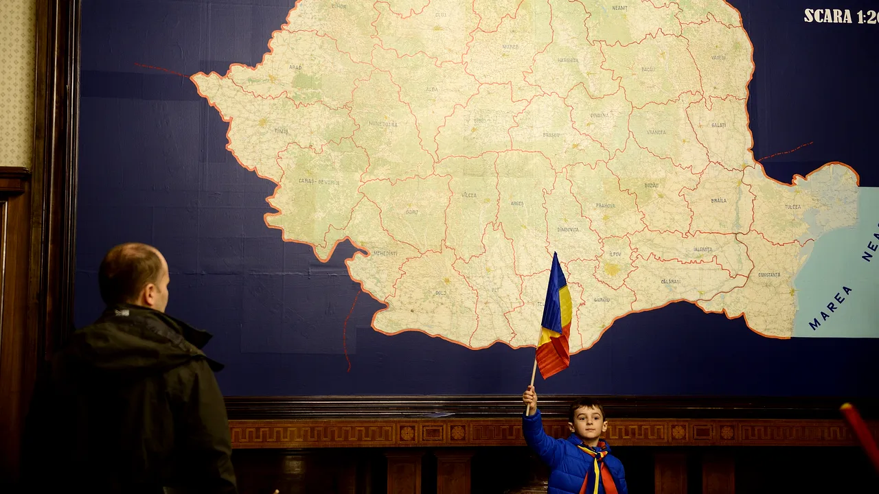 Geografia României va deveni materie separată la liceu, anunţă ministrul Educaţiei