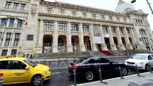 O expoziţie de fotografii care prezintă 