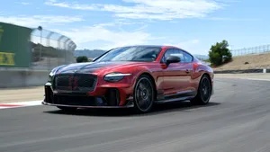 Cel mai ușor Bentley din ultimii 85 de ani. Ce a eliminat producătorul de pe mașina de 500.000 de dolari