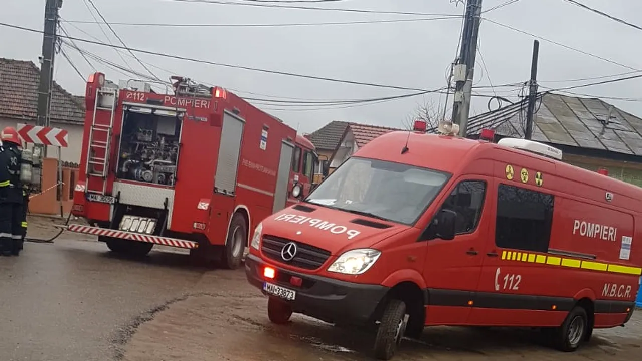 O cisternă încărcată cu sodă caustică s-a răsturnat pe DN 55, în Dolj | VIDEO, FOTO