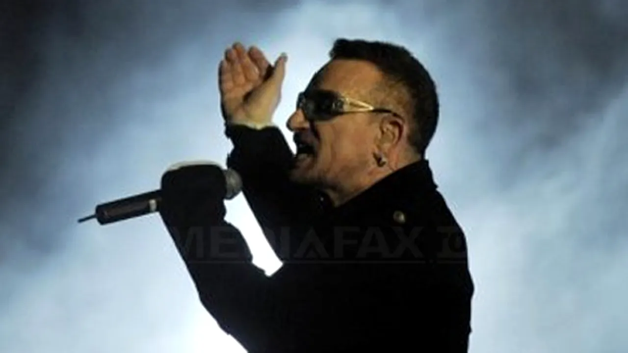 Bono a cântat pe o stradă din Dublin, pentru ajutorarea persoanelor fără adăpost