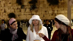 Barbra Streisand a vizitat Zidul Plângerii