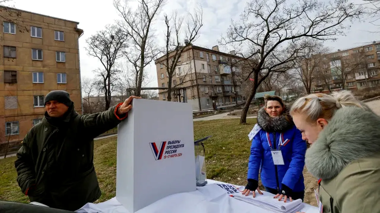 Alegeri sub ameninţarea armelor în regiunile ocupate ale Ucrainei