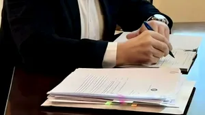 Lider PSD, despre premier: Șobolan Bolojan, prim-sinecuristul țării, și-a tras armată de boți. Totul pentru a nu se dărâma mitul mesianic