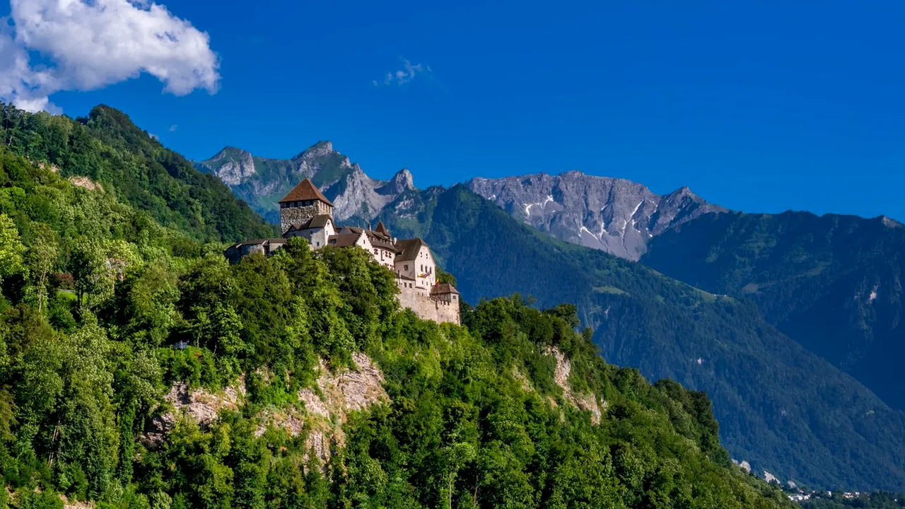 Liechtenstein dă în judecată Cehia şi cere ca cetăţenii săi să nu mai fie consideraţi germani