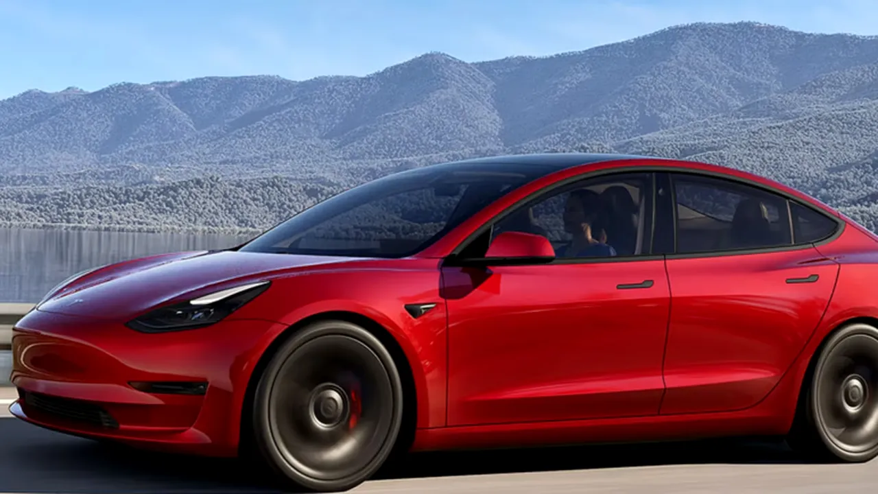 Tesla plănuieşte să prezinte noul Model 3 în Shanghai