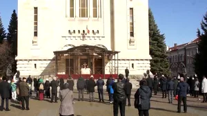 Dramele provocate de epidemia de coronavirus. Obligată să stea în carantină, Maria nu poate să-şi înmormânteze soţul / Reacţia lui Emil Boc, primarul Clujului