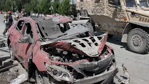 Trei militari români, răniţi în Afganistan în urma exploziei unei maşini-capcană