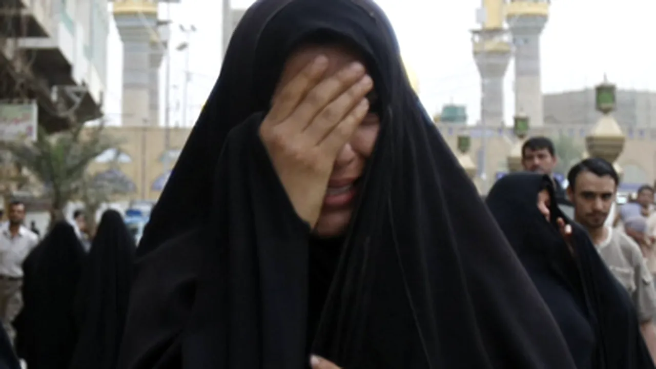 Soţii musulmani pot să-şi pălmuiască soţiile dacă acestea cheltuiesc mult - VIDEO
