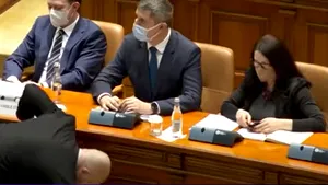 Cum explică vicepremierului Dan Barna episodul când un angajat al Camerei Deputaţilor a fost chemat să-i ridice ochelarii