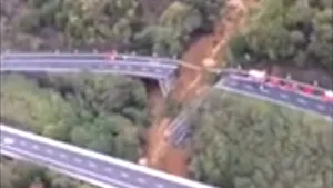 VIDEO | Un segment de autostradă s-a prăbuşit în nordul Italiei