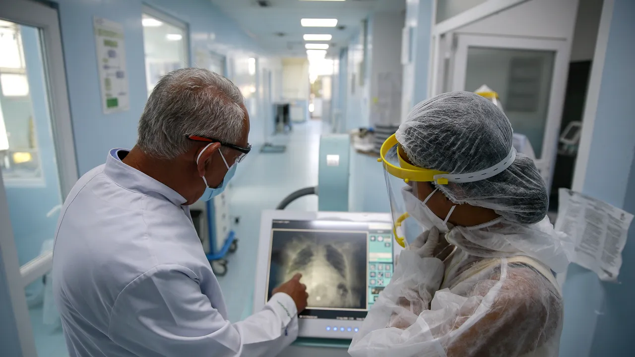 OMS: Număr record de cazuri de coronavirus în perioada 14-20 septembrie. Două milioane de îmbolnăviri, dar mai puţine decese