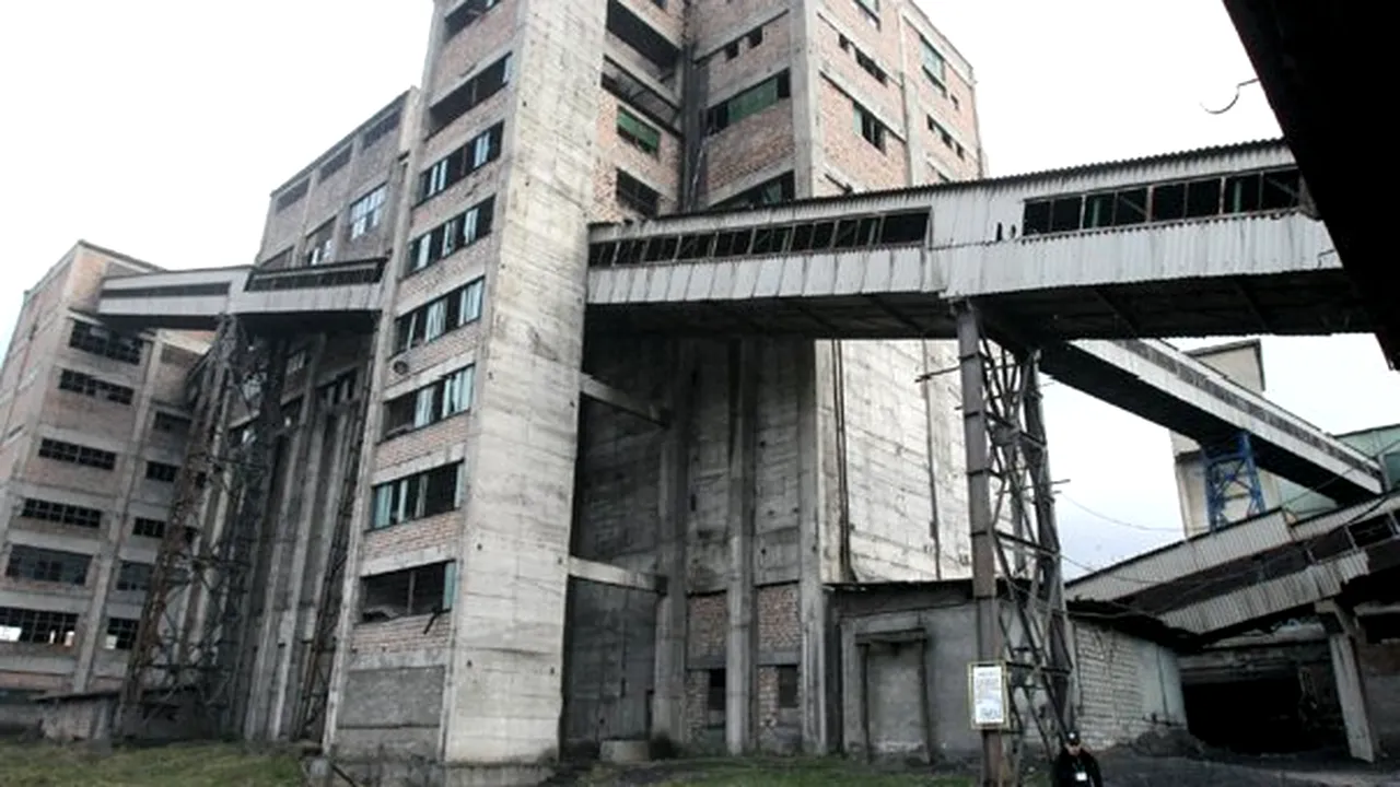 Accident la Mina Petrila: Doi bărbaţi, la spital după ce au fost opăriţi cu apă fierbinte din găuri de sondă