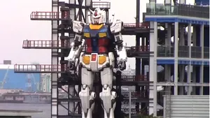 VIDEO | Cel mai mare robot din lume învaţă să se mişte. Gundam are 18 metri înălţime şi cântăreşte 25 de tone