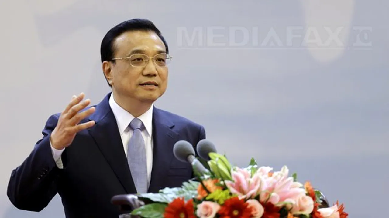 Prima vizită în România a unui premier chinez după 19 ani: Li Keqiang a ajuns la Bucureşti şi a fost aşteptat de Ponta la aeroport