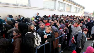 Iaşi: Peste 200.000 de pelerini, aşteptaţi să se închine la moaştele Sfintei Cuvioase Parascheva