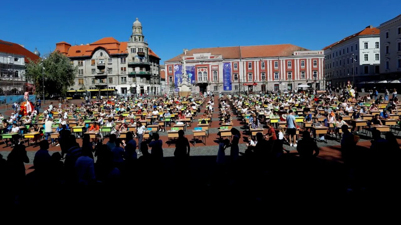 Câteva sute de persoane au participat la „Marea Dictare Urbană” de la Timișoara