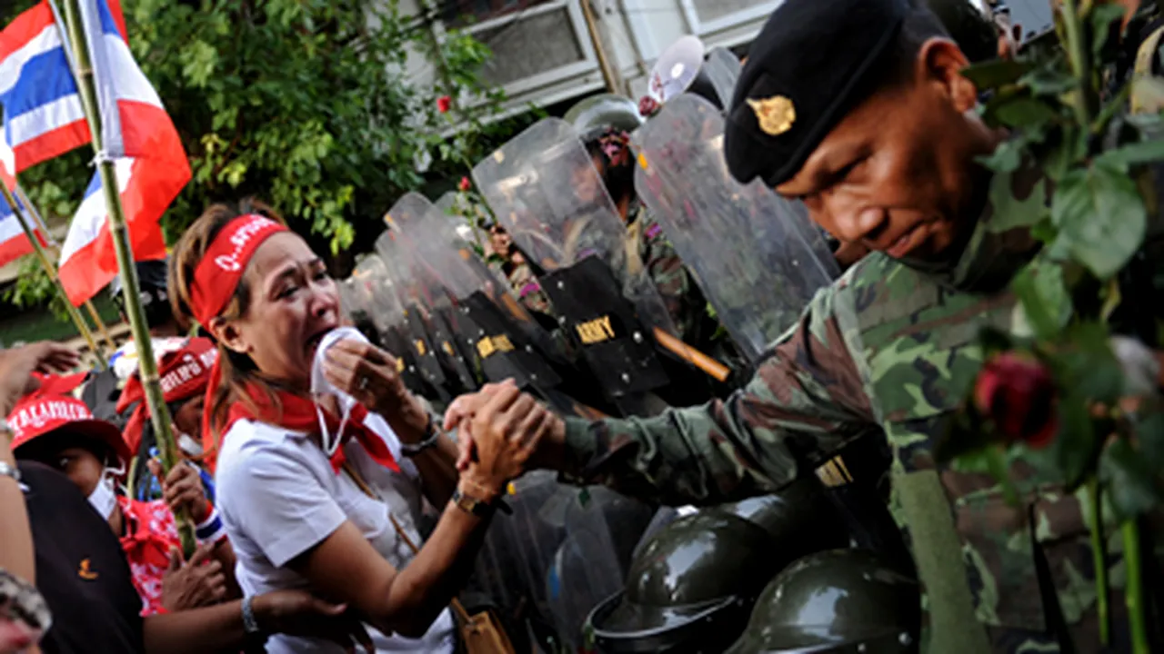Manifestanţii din Bangkok încep să se disperseze - VIDEO