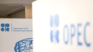 OPEC+ majorează producția de petrol, în contextul tensiunilor generate de blocarea Strâmtorii Ormuz