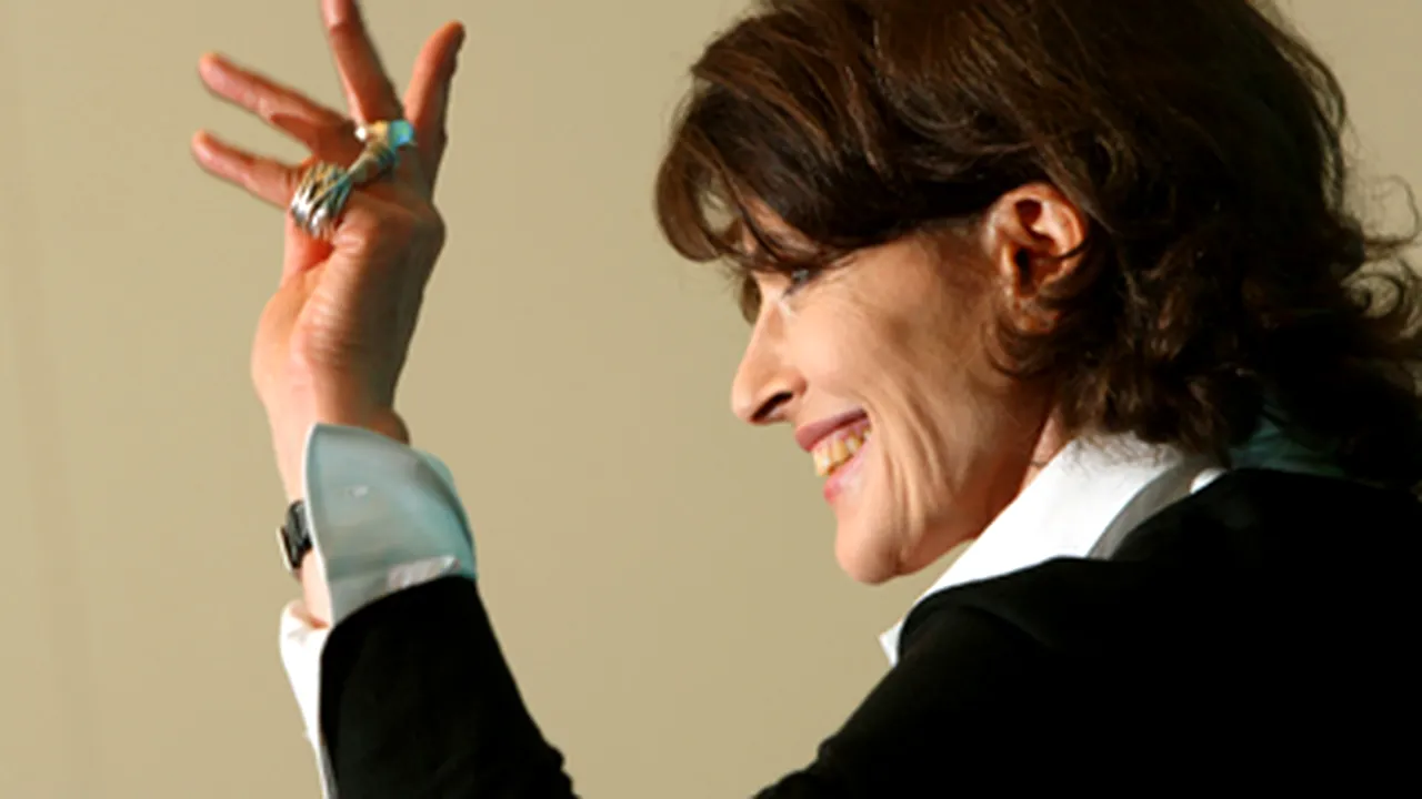 Fanny Ardant: Teatrul şi cinema-ul sunt precum soţul şi amantul