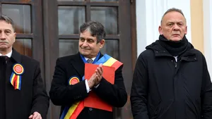 Primarul din Alba Iulia reacționează după huiduielile de la festivități: Organizatorii nu vor mai primi de Ziua Naţională aprobare să facă manifestări