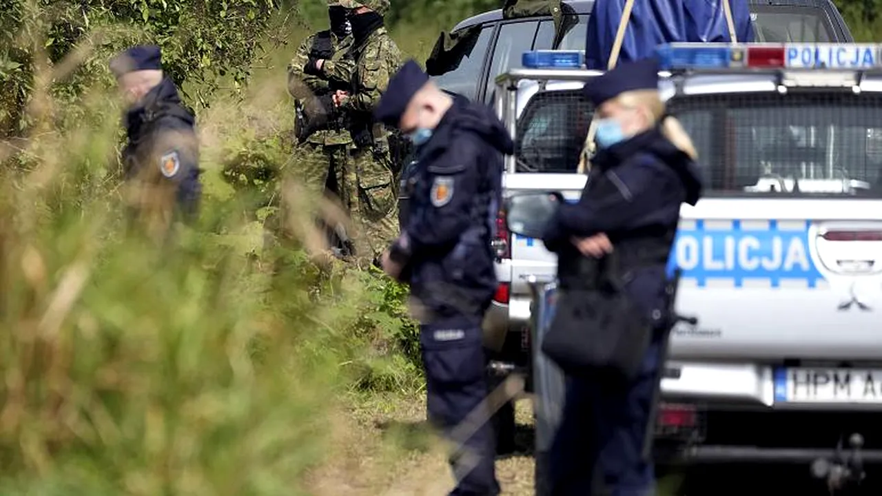 Polonia în mijlocul unui nou scandal. Amnesty International spune că ţara împinge migranţii înapoi în Belarus: 