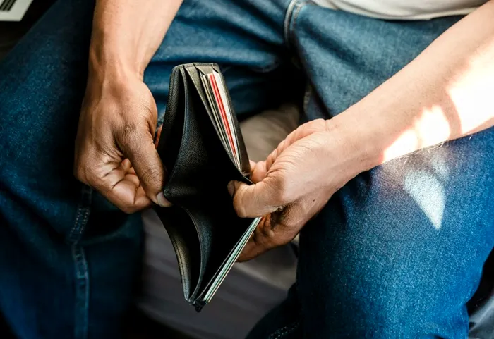 Legea austerității intră în vigoare vineri. TVA mai mare și taxe mărite