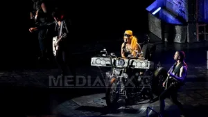 Lady Gaga a avut nevoie de îngrijiri medicale după concert. Două ambulanţe au fost chemate la finalul show-ului