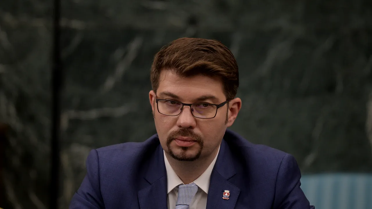 Primarul Bacăului s-a alăturat Pro România. Cosmin Necula a fost exclus din PSD, după declaraţiile despre Viorica Dăncilă 