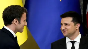 Emmanuel Macron a vorbit cu Volodimir Zelenski / Preşedintele Franţei va face tot posibilul pentru evitarea unui conflict 