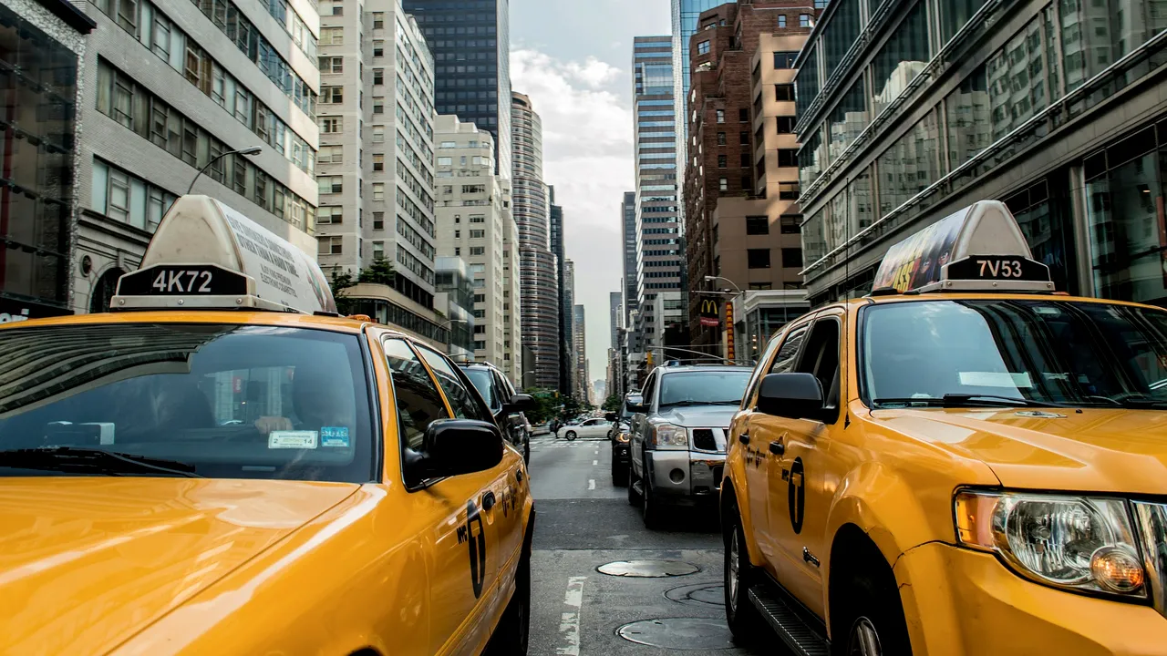 Ferrari vrea să recupereze cei doi bolizi vânduţi „Regelui Taxiurilor” din New York