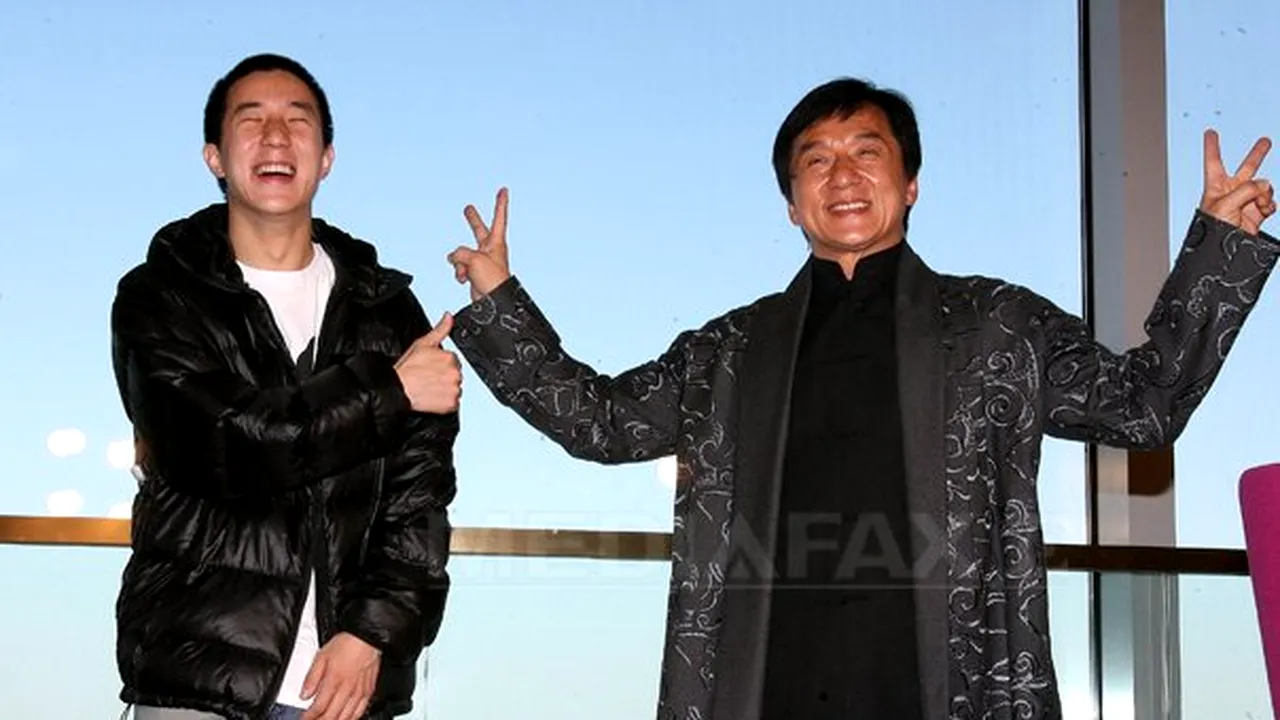 Fiul lui Jackie Chan, arestat pentru posesie de droguri. Actorul, 