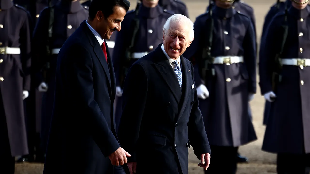 Regele Charles l-a primit pe emirul Qatarului într-o vizită de stat în Marea Britanie