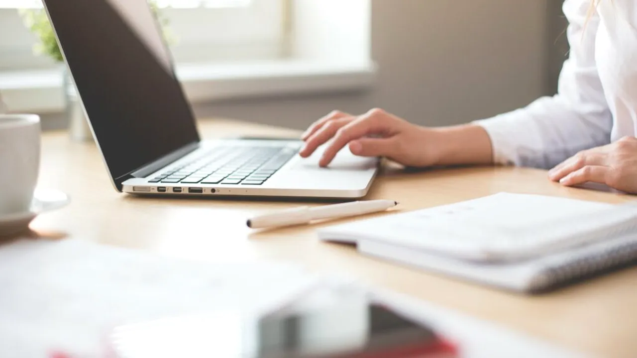 România, pe locul trei în UE la tineri antreprenori și pe penultimul loc la rata de ocupare a forței de muncă în rândul tinerilor