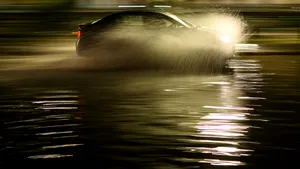 Efectele ciclonului care a lovit România: Case inundate și copaci căzuți în București, Ilfov și Giurgiu / Nouă avertizare de Cod roșu în județul Constanța / Mesajul lui Raed Arafat / Peste 2.200 de apeluri la 112