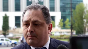 Poliţiştii au prins hoţii care i-au spart casa lui Vanghelie. Făptaşii ar fi fugit cu aur şi ceasuri de 300.000 de euro