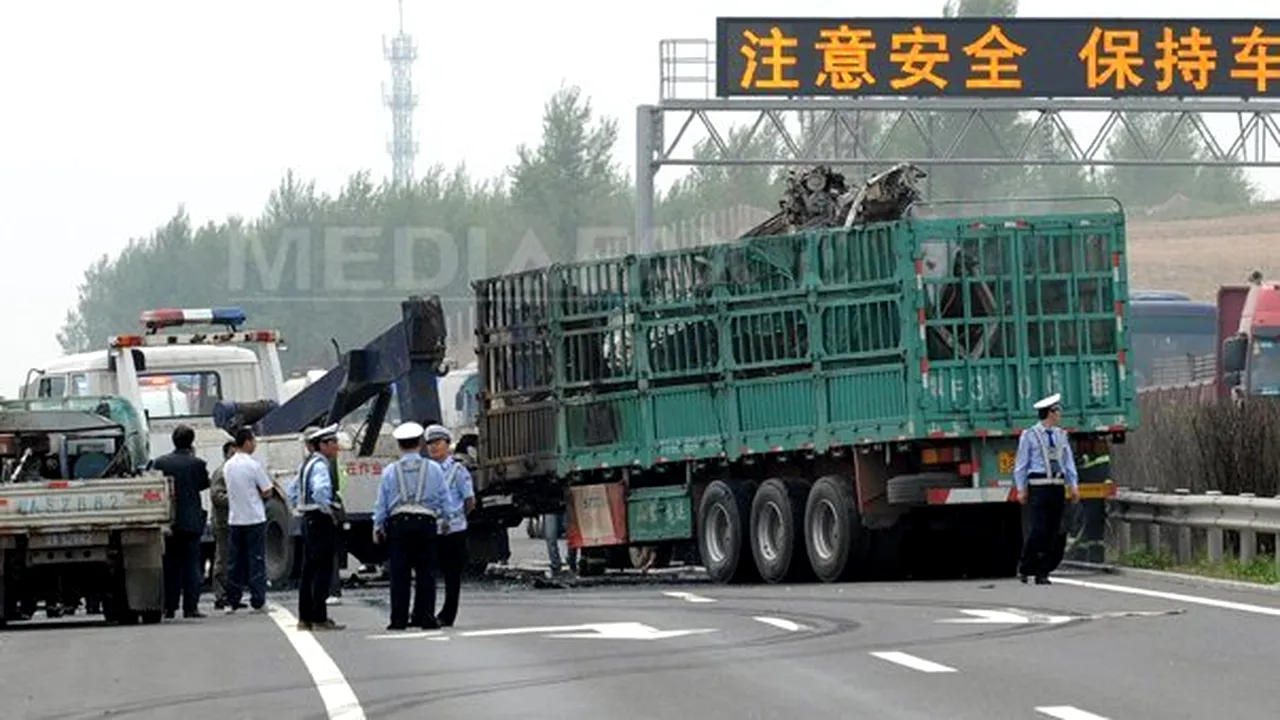Cel puţin 32 de morţi în China în urma unui accident rutier