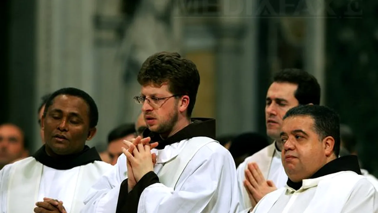 Amantele secrete ale preoţilor italieni i-au cerut papei să anuleze regula celibatului