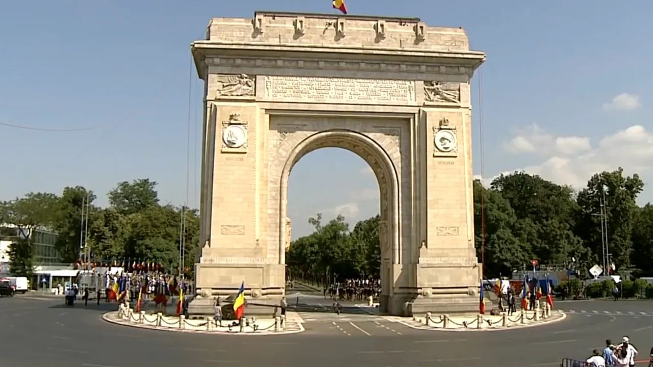VIDEO Ceremonie militară la Arcul de Triumf, cu ocazia încheierii misiunii Armatei României în Afganistan. Iohannis: „Aţi scris istorie”
