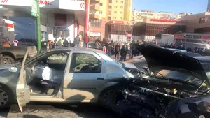 VIDEO Patru răniţi, între care doi copii, după ce opt autoturisme s-au ciocnit, în Braşov